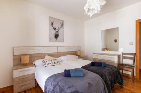 Espectacular apartamento reformado en edificio histórico, con WIFI Canfranc